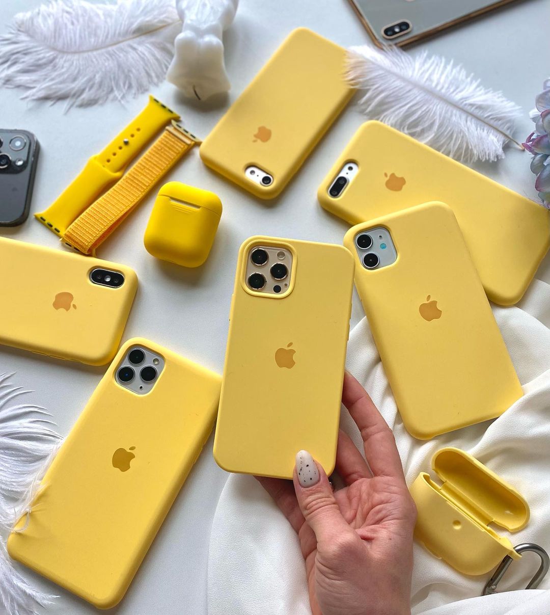 iPhone Silicone Case (Light Yellow)