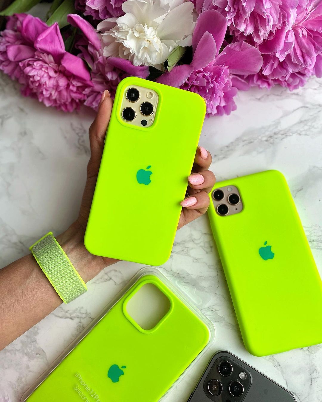 Fluorescent Green iPhone Silicone Case – Side View